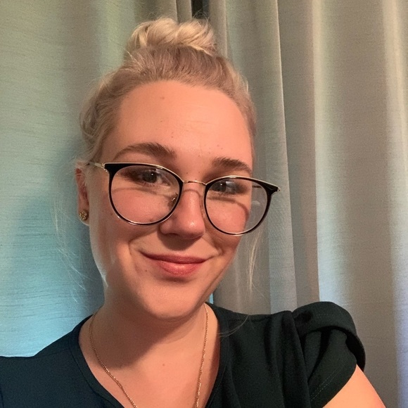 Meet your Posher, Marilyn - Picture 3 of 3